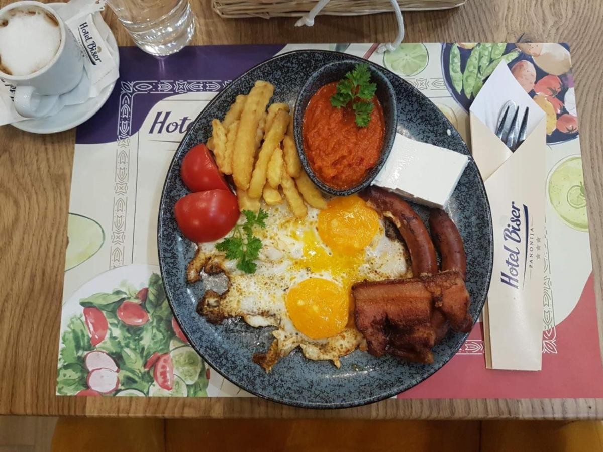 Hotel Biser Panonija Duboka ภายนอก รูปภาพ