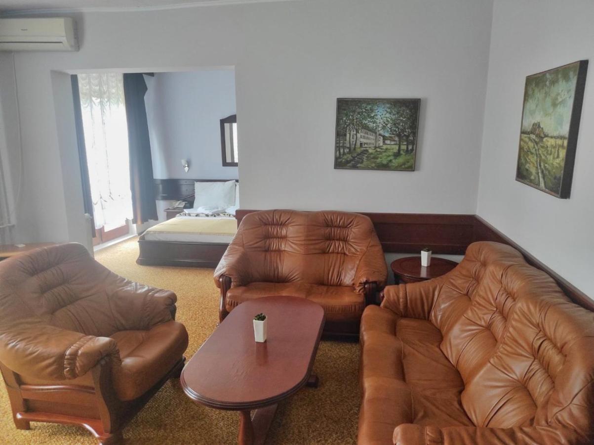 Hotel Biser Panonija Duboka ภายนอก รูปภาพ